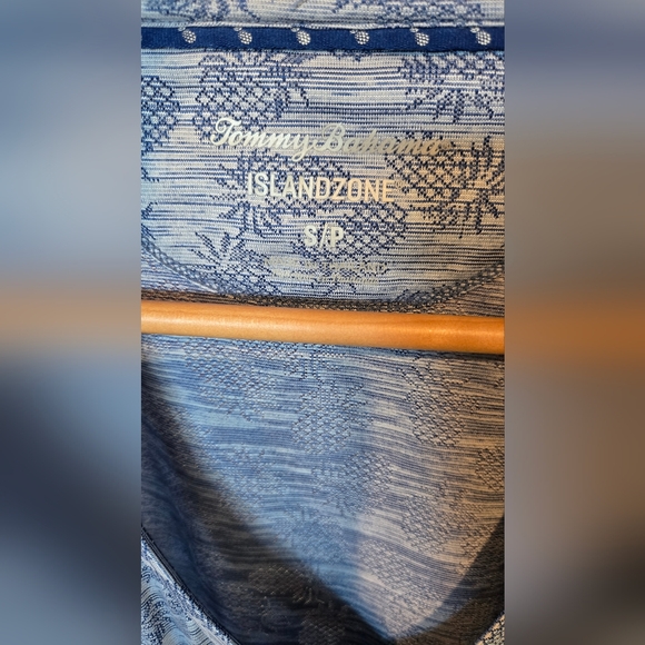 Tommy Bahama ISLAND ZONE Blue Patterned Short Sleeve Tee - Picture 2 of 4
